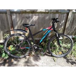 11 month old B-Twin Rockrider 340 (decathalon) Mountain bike