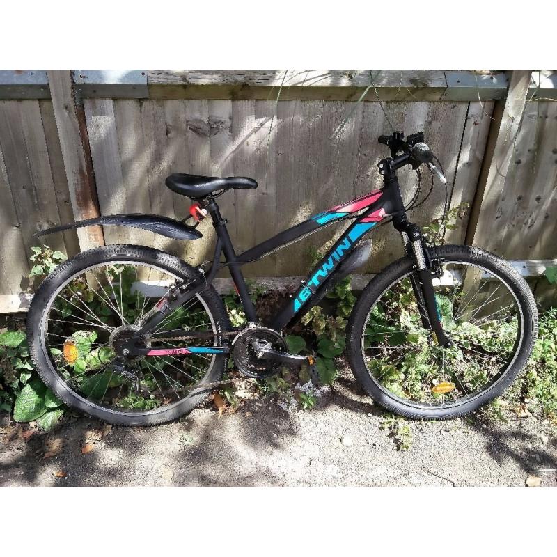 11 month old B-Twin Rockrider 340 (decathalon) Mountain bike