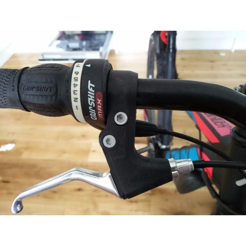 11 month old B-Twin Rockrider 340 (decathalon) Mountain bike