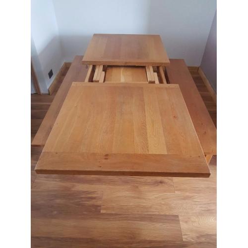 Solid oak extendable table