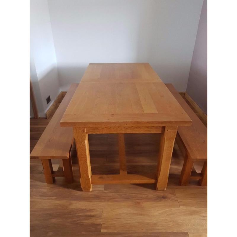 Solid oak extendable table