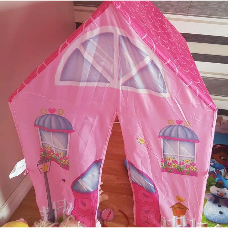 Girls play house