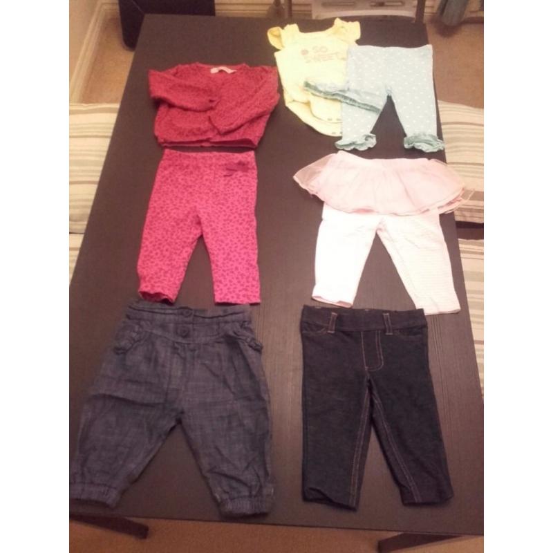 Two sets and three pants for baby girls (3 to 6 months)