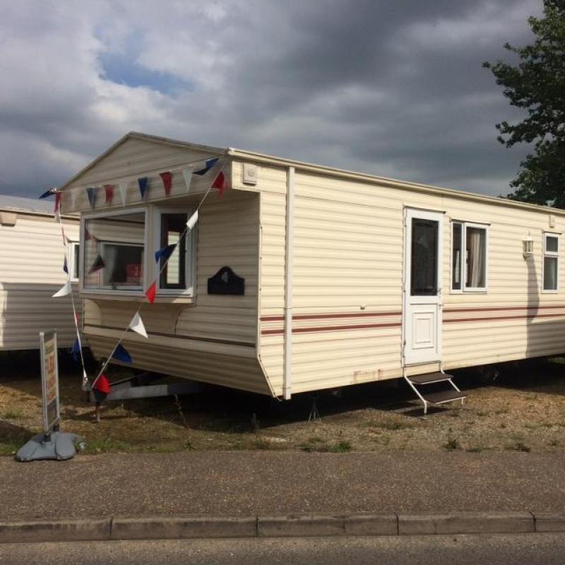Static Caravan Nr Clacton-on-Sea Essex 2 Bedrooms 6 Berth Willerby Bermuda 2003