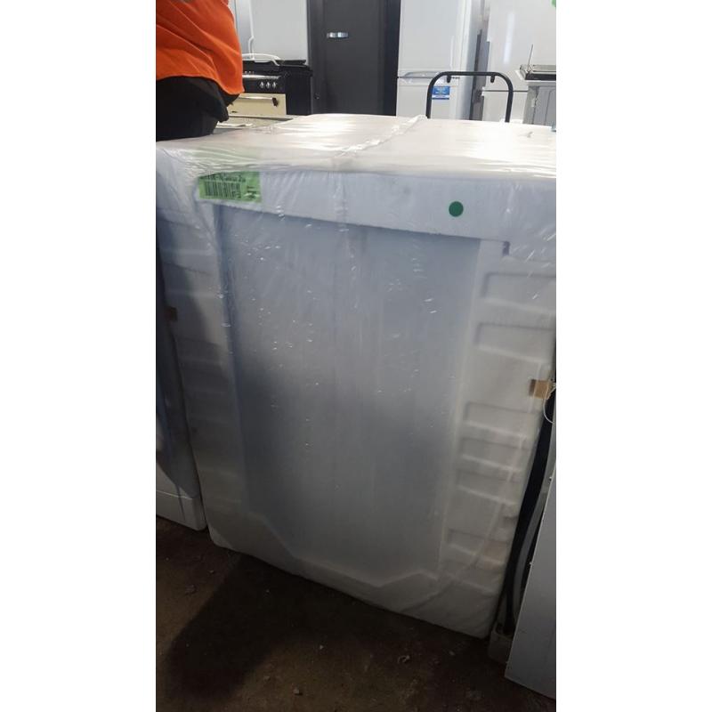 c694 white indesit 7kg condenser dryer comes with warranty can be delivered or collected