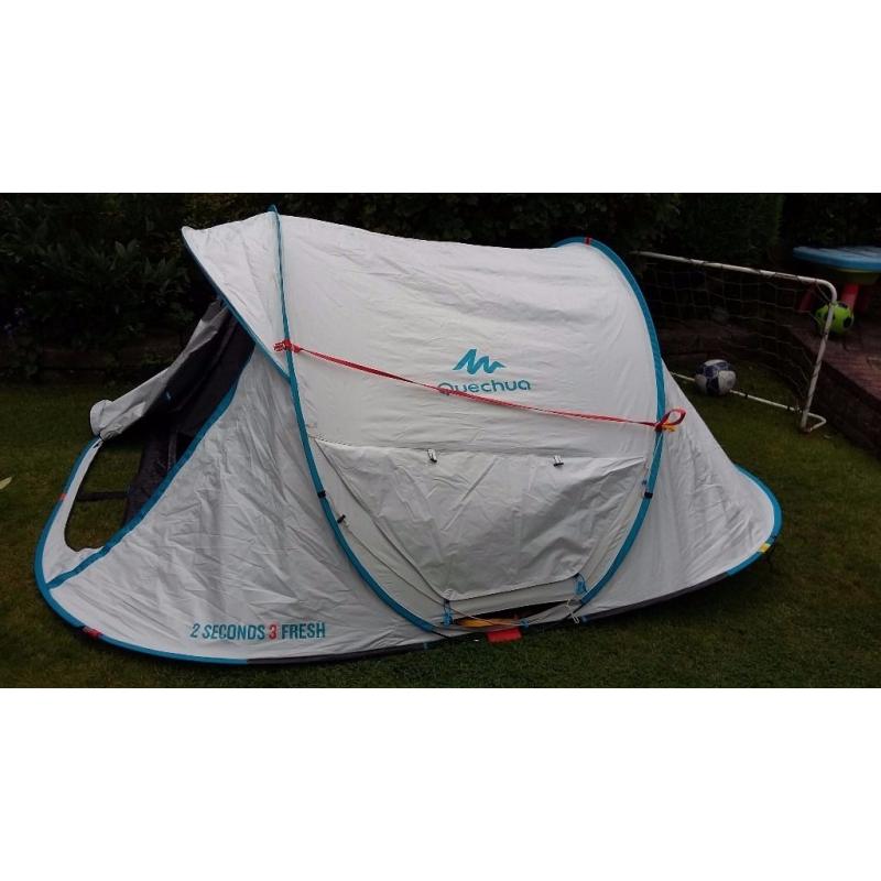 Quechua 4 man pop up tent