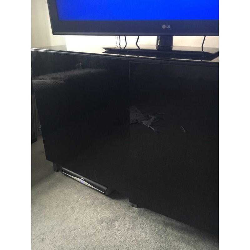 Tv stand or extra storage. Black gloss, good condition!