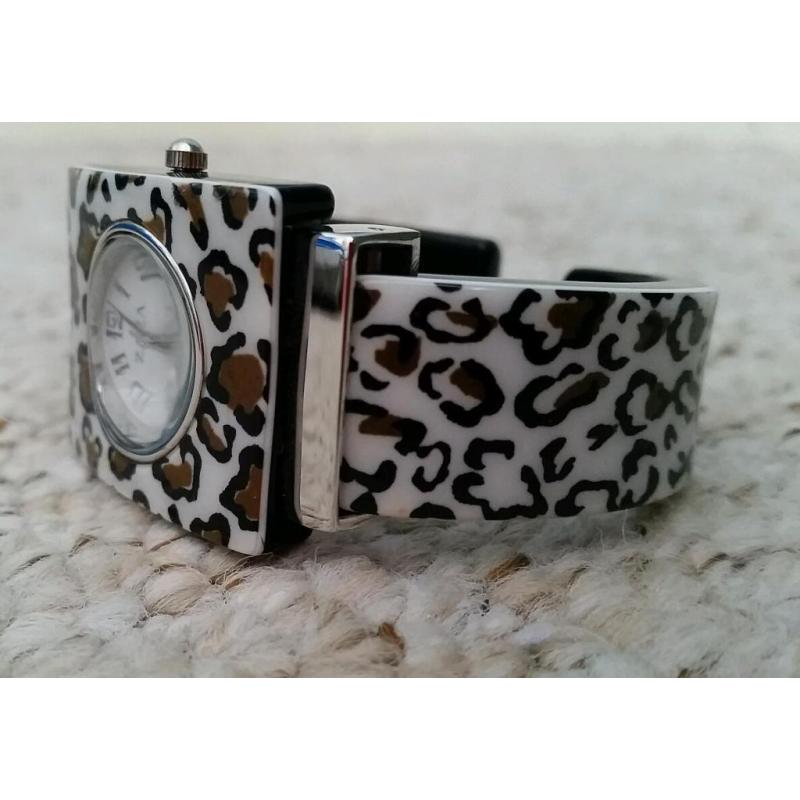 NEW Ladies/girls watch