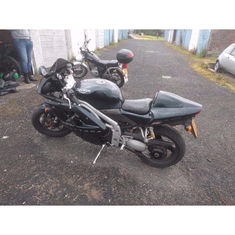 triumph daytona 955i centennial edition