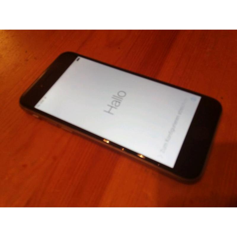 Apple Iphone 6 / 16gb unlocked mobile phone very go condition