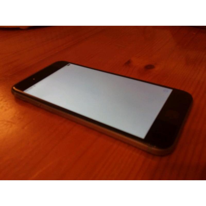 Apple Iphone 6 / 16gb unlocked mobile phone very go condition