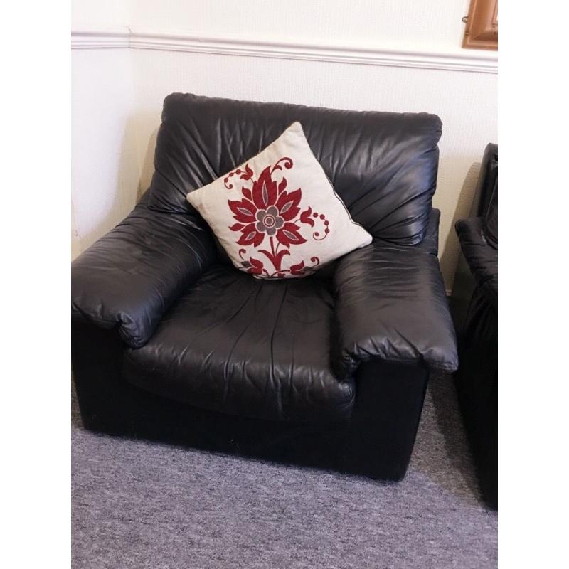 Lovely black leather 3+2 sofas