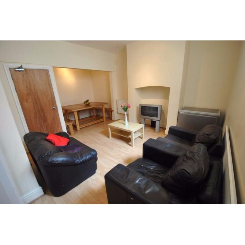 1 Rooms available in 6 Bedroom Student House for Next Academic Year, Bills Included, Birchfield Road