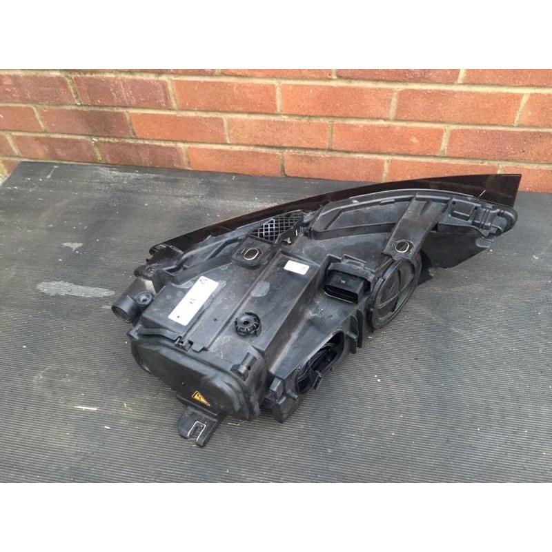 Audi Q3 2015 genuine front left headlight in perfect condition