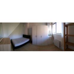 Nice double room to rent in Putney