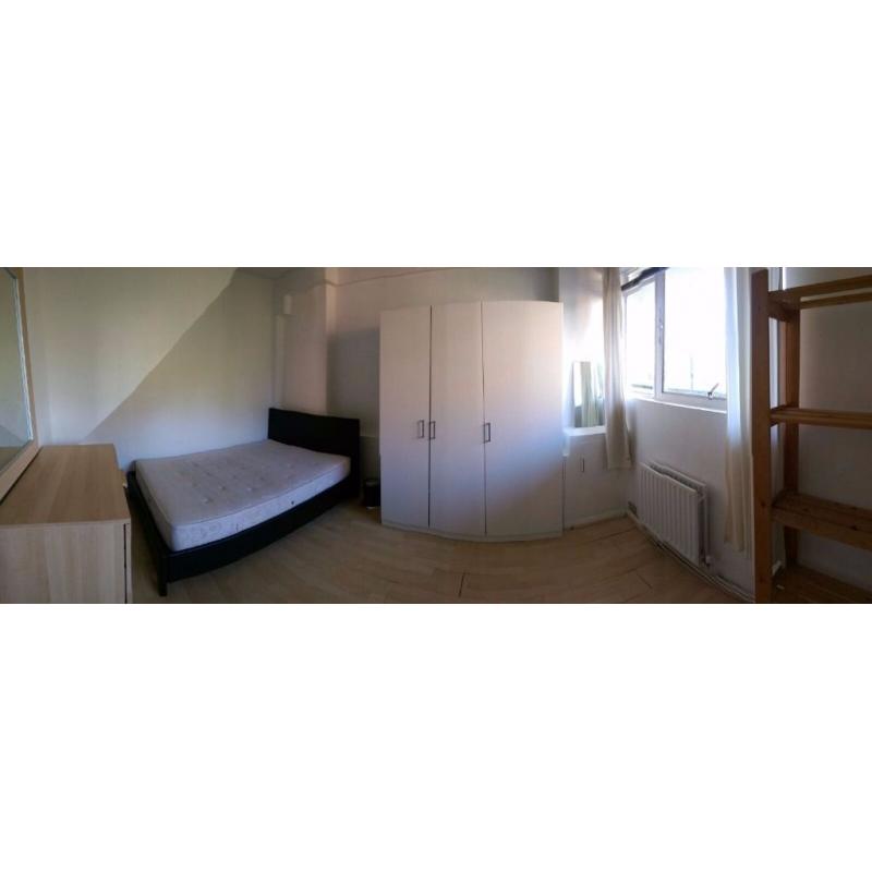 Nice double room to rent in Putney