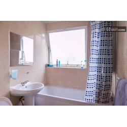 Nice double room to rent in Putney