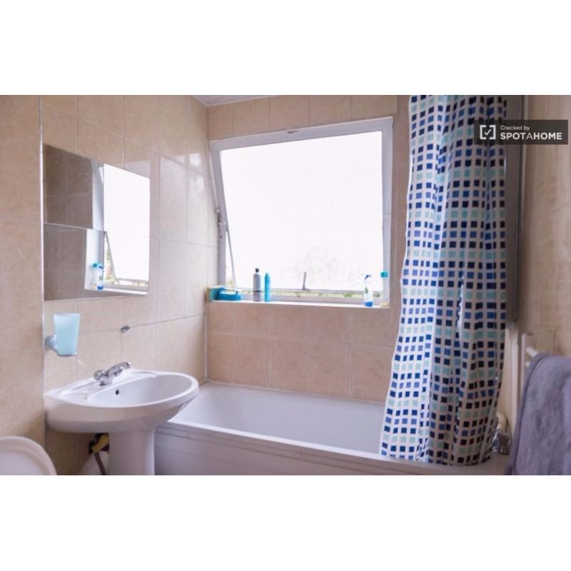 Nice double room to rent in Putney