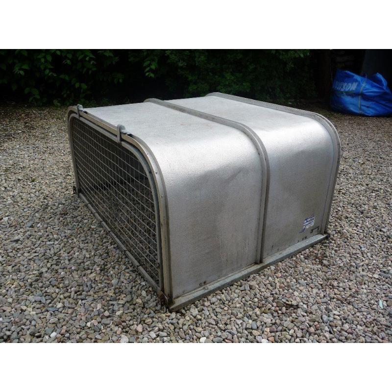 Ifor Williams canopy for Land Rover Defender 90 in excellent condition.