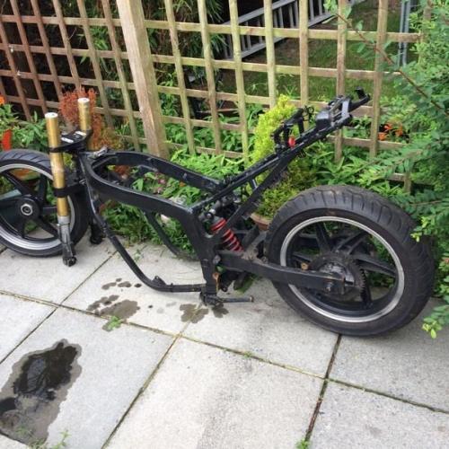 2006 MOTORBIKE FRAME WITH V5 AND REG