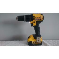 DeWALT Dcd785, XR Li-ion Combi Drill,1 x 4ah battery,(used) Makita