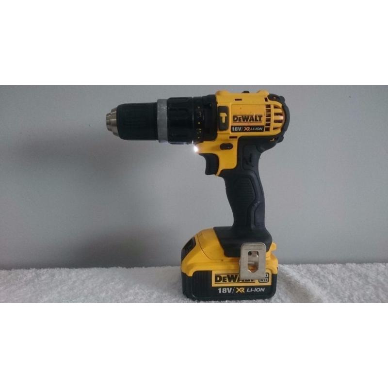 DeWALT Dcd785, XR Li-ion Combi Drill,1 x 4ah battery,(used) Makita