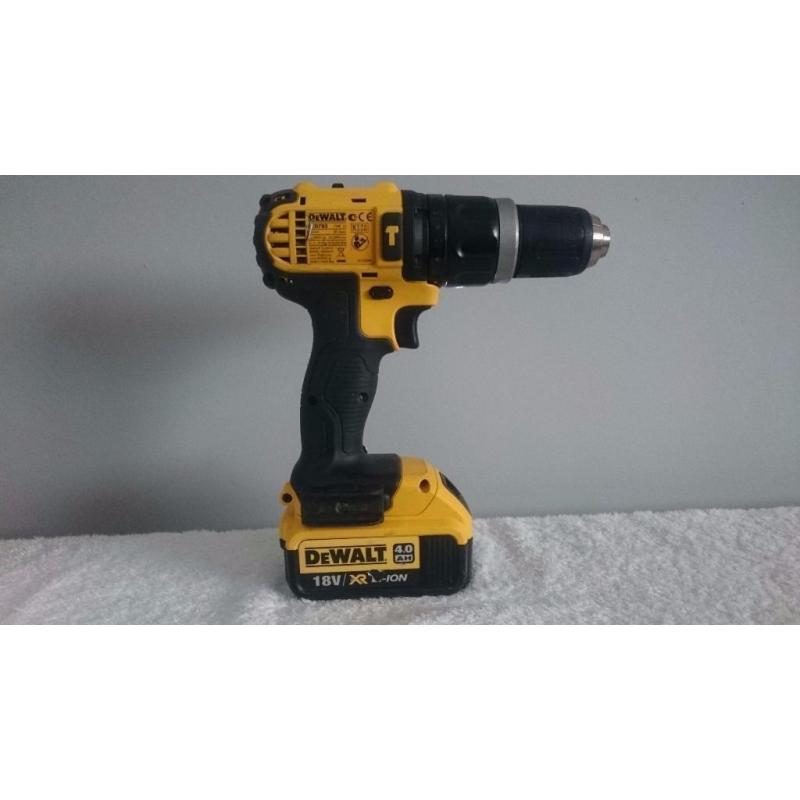 DeWALT Dcd785, XR Li-ion Combi Drill,1 x 4ah battery,(used) Makita
