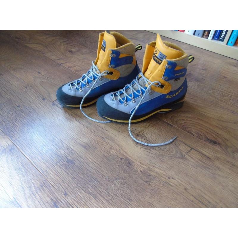 HIKING CLIMBING EQUIPMENT ALL SET STUBAI NORTH FACE , SCARPA ,GRIVEL , CAMP