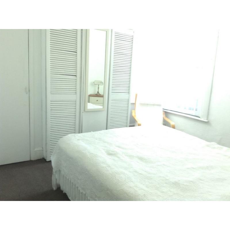 Large room 15 min from LONDON BRIDGE