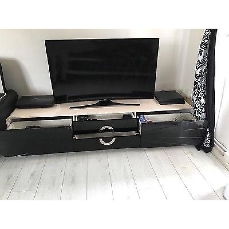 Modern tv unit,high gloss,black and white