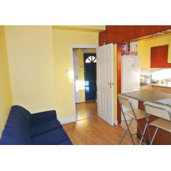 15 minutes to Oxford Circus a beautiful and comfortable double room! EAST ACTON