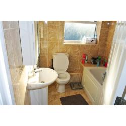 15 minutes to Oxford Circus a beautiful and comfortable double room! EAST ACTON