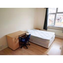 Stones throw from Victoria Park and Bethnal Green for 150 per week!!!!