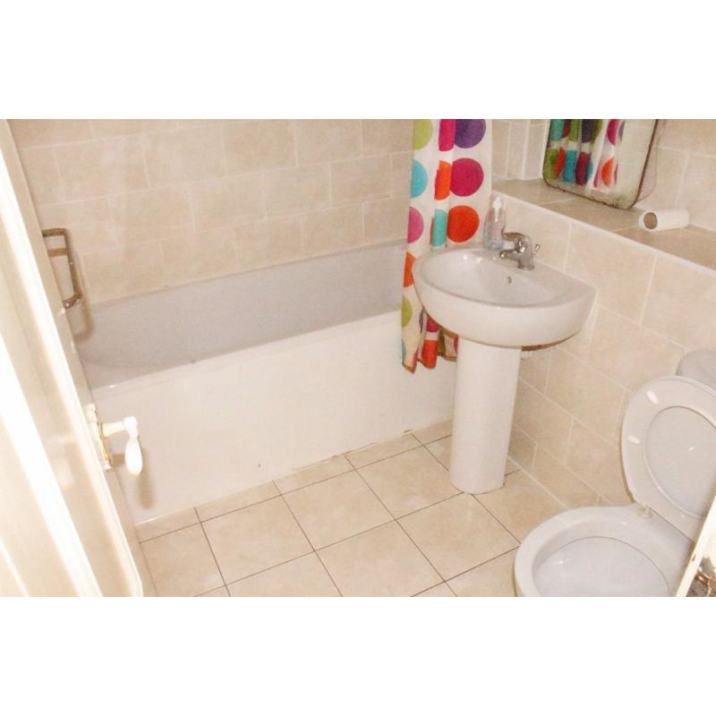 Stones throw from Victoria Park and Bethnal Green for 150 per week!!!!