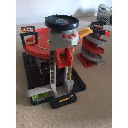 Early Learning Centre Big City Garage and spiral race ramp