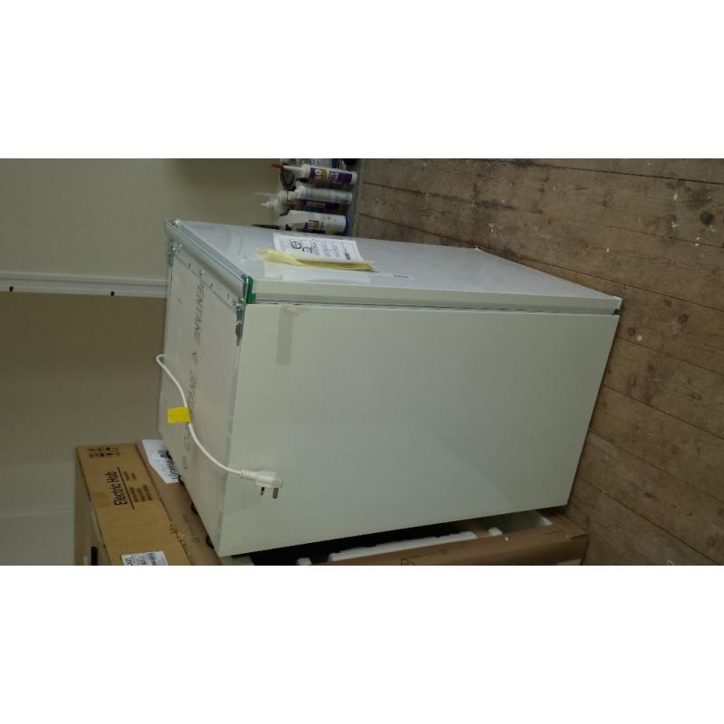 Brand New Hotpoint HS1622 Integrated Upright Freezer