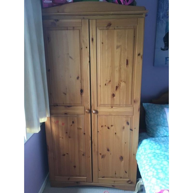 Wardrobe and chest of drawers