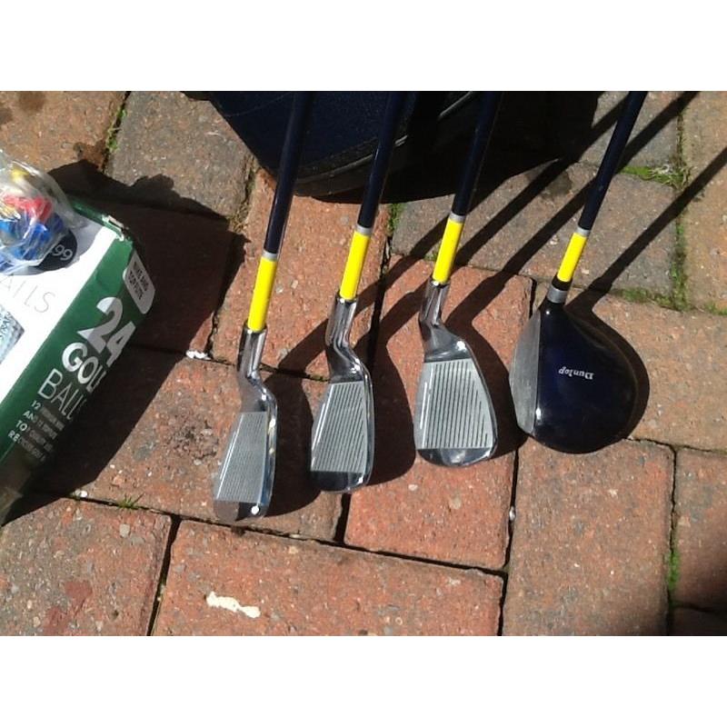 Set of left handed junior golf clubs &bag (Dunlop)