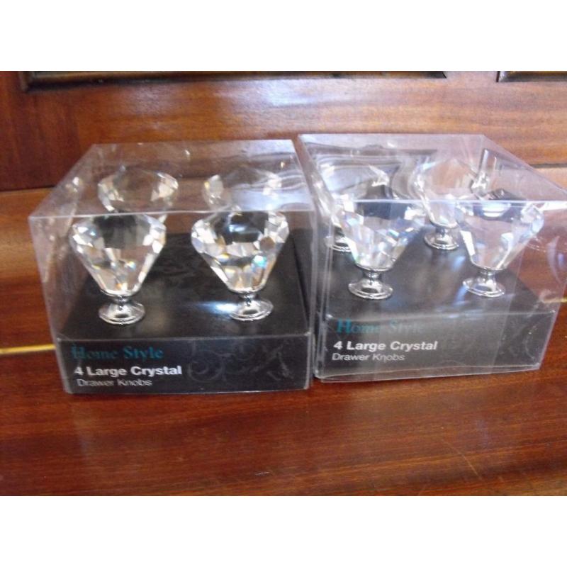 8 X LARGE CRYSTAL DOOR KNOBS ( 40MM). BNIB