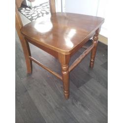 SOLID OAK DINING TABLE