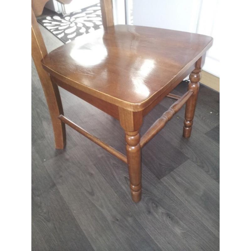 SOLID OAK DINING TABLE