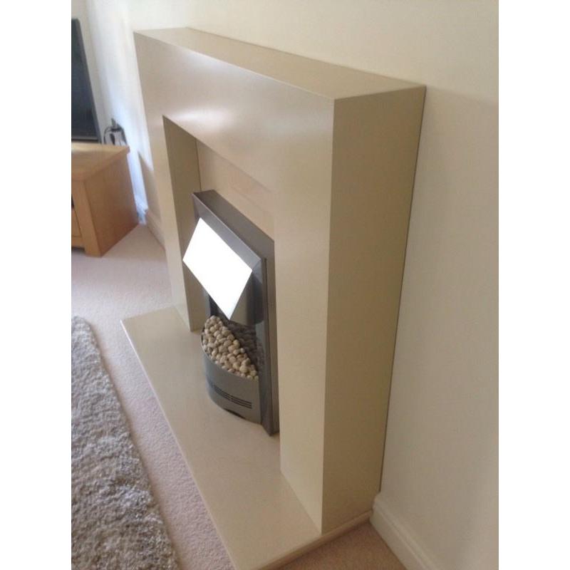 Electric fire and surround