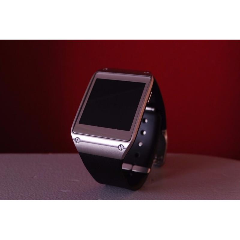 Samsung Smartwatch Gear SM-V700 excellent condition
