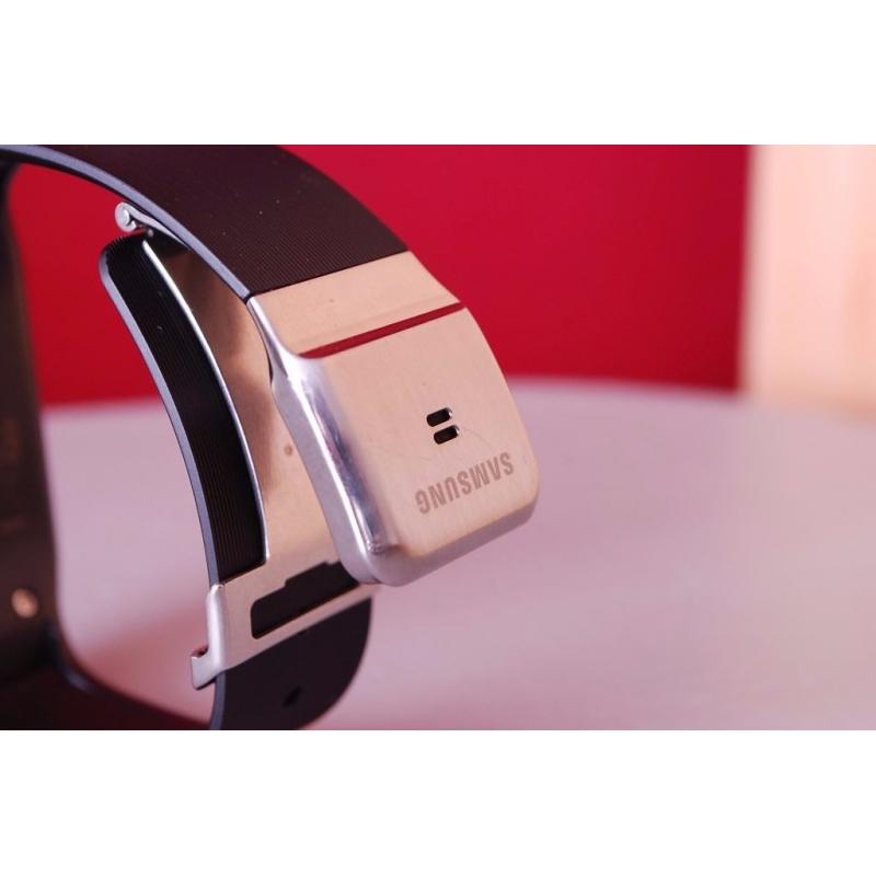 Samsung Smartwatch Gear SM-V700 excellent condition