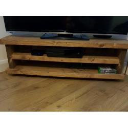 SOLID OAK TV STAND UNIT