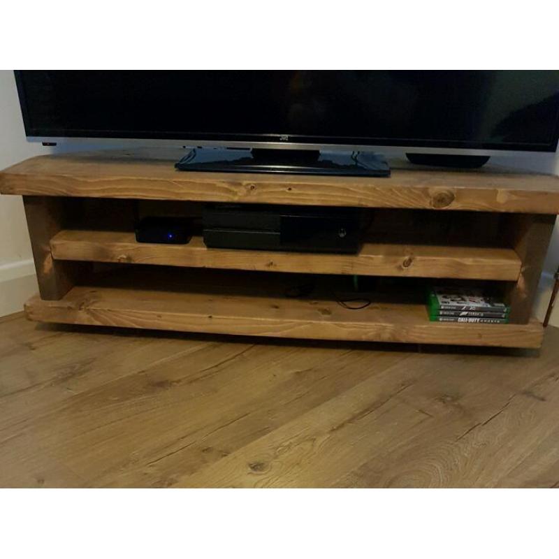 SOLID OAK TV STAND UNIT
