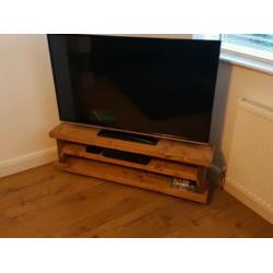 SOLID OAK TV STAND UNIT