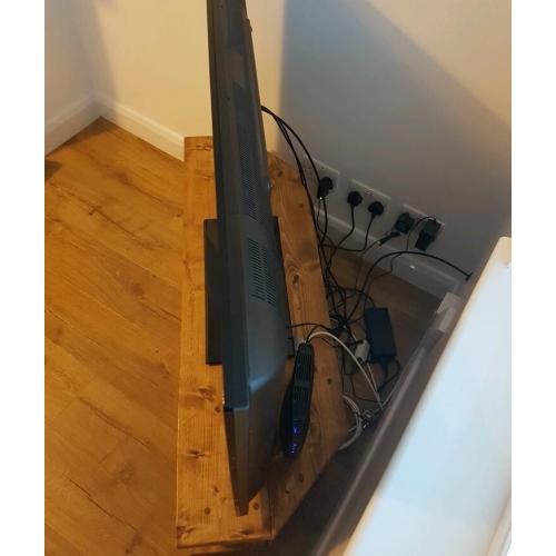SOLID OAK TV STAND UNIT