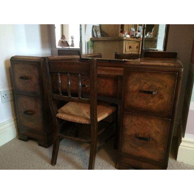 Small dressing table.