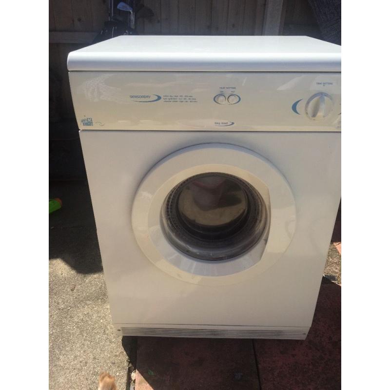 White Knight 6kg load Sensordry tumble dryer
